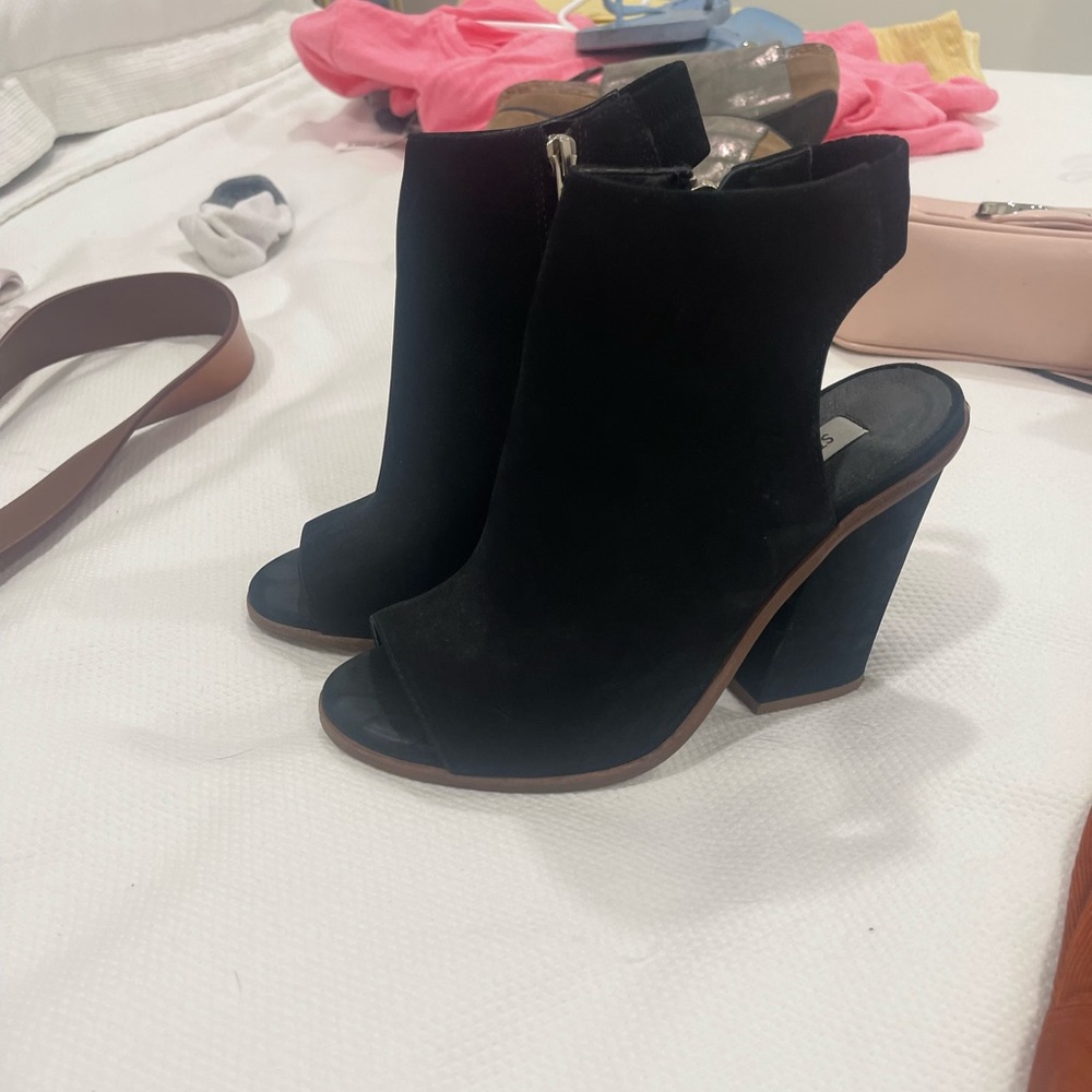 Size 7.5. $60